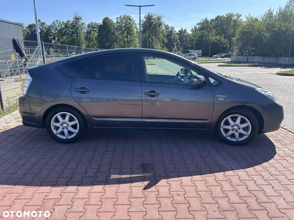 Toyota Prius 1.5 VVT-i Sol - 4