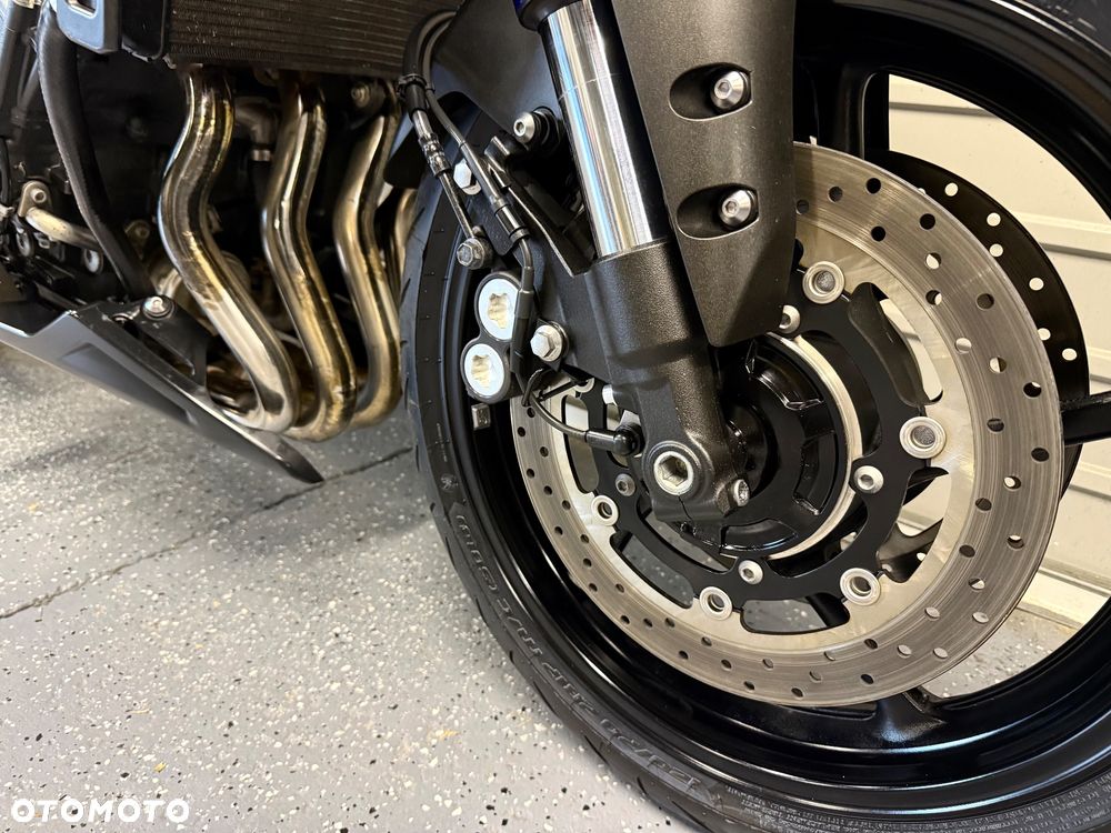 Yamaha FZ8 - 9
