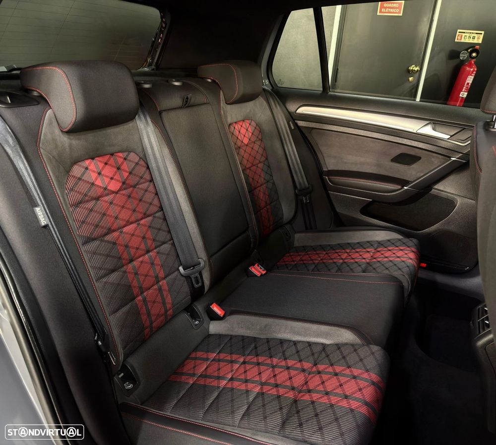 VW Golf GTI TCR 2.0 TSI OPF DSG - 46