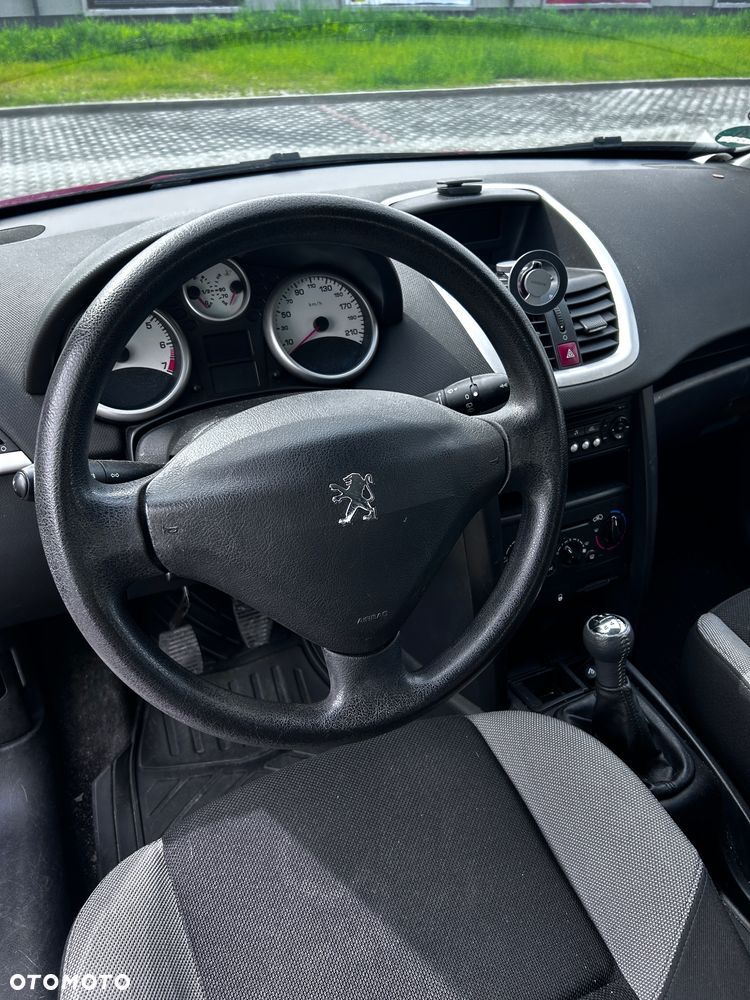 Peugeot 207 1.4 16V Trendy - 11