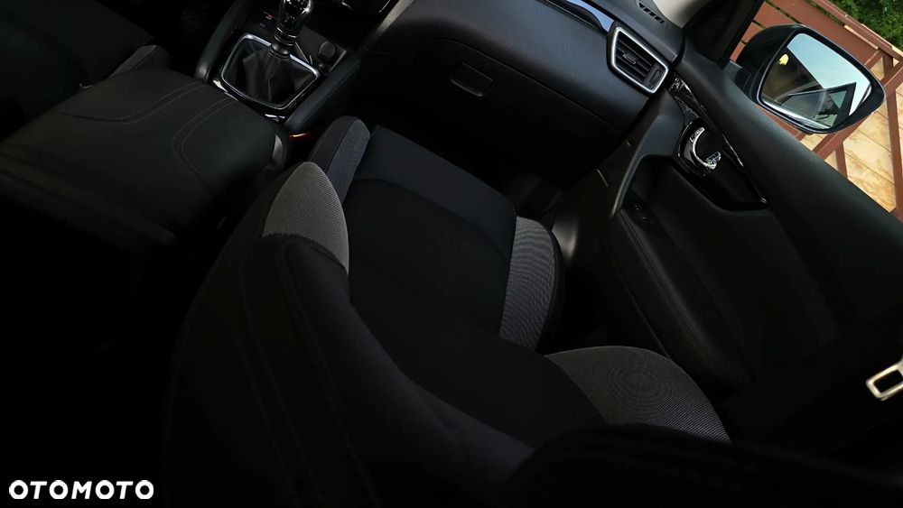 Nissan Qashqai 1.6 DIG-T N-Connecta - 18