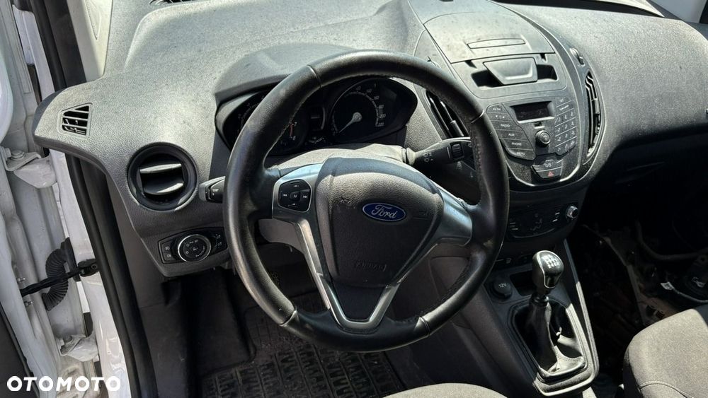 Ford Transit Courier - 8