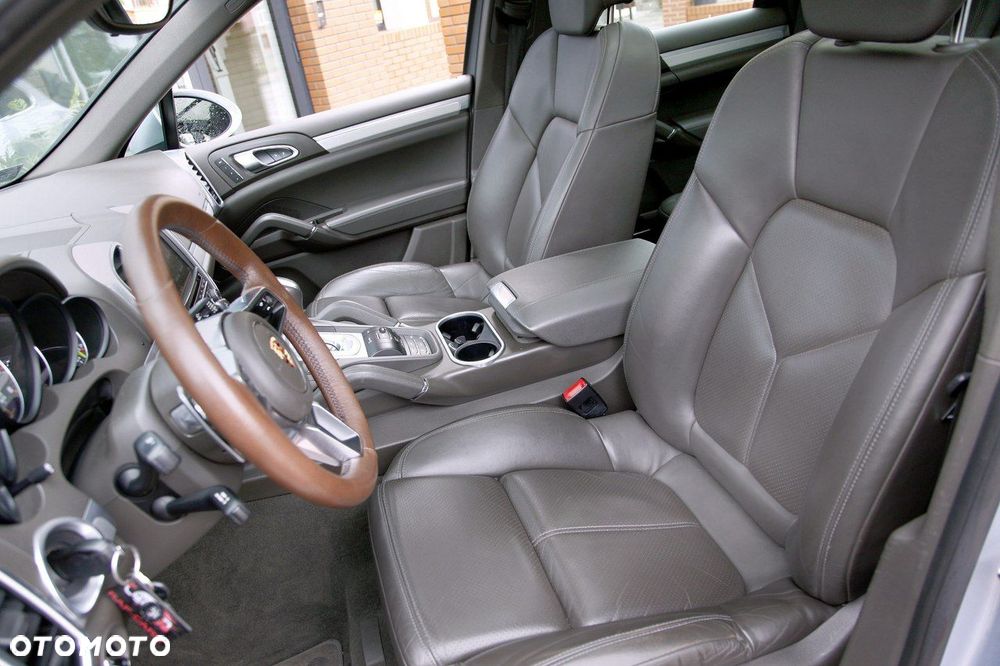 Porsche Cayenne - 17