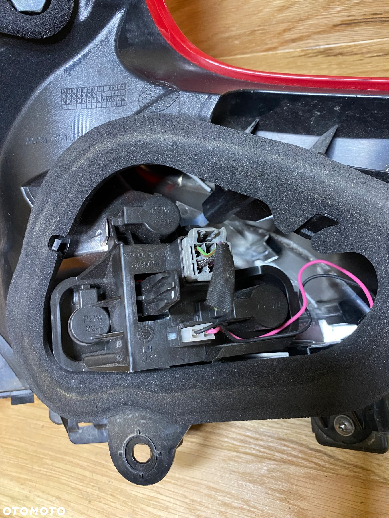 VOLVO V40 LAMPA TYLNA LEWA 31395478 - 9