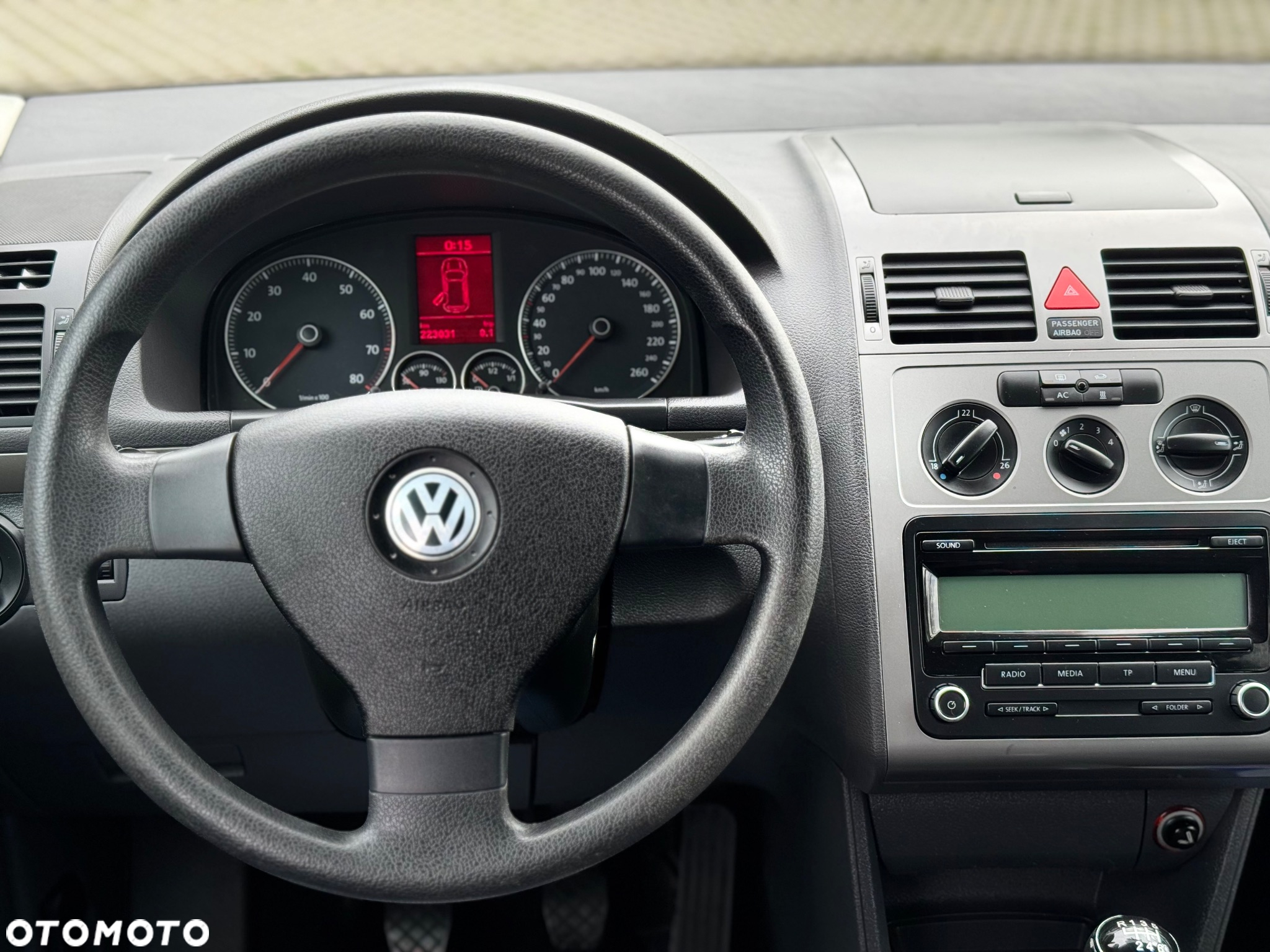 Volkswagen Touran - 19