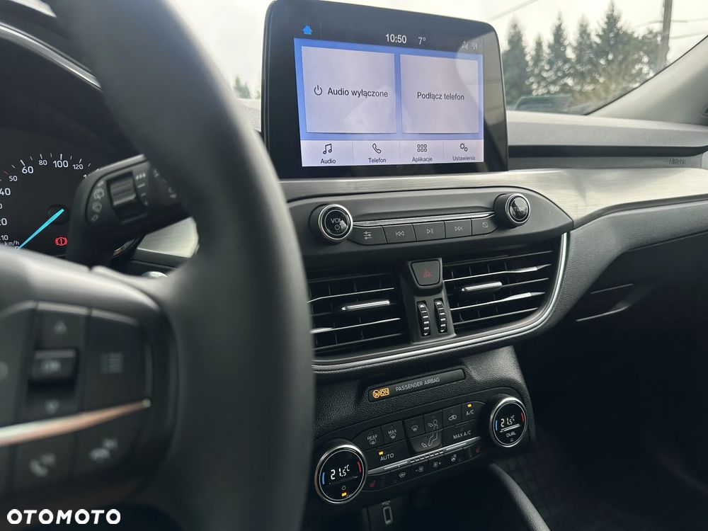 Ford Focus 1.0 EcoBoost Titanium X - 28