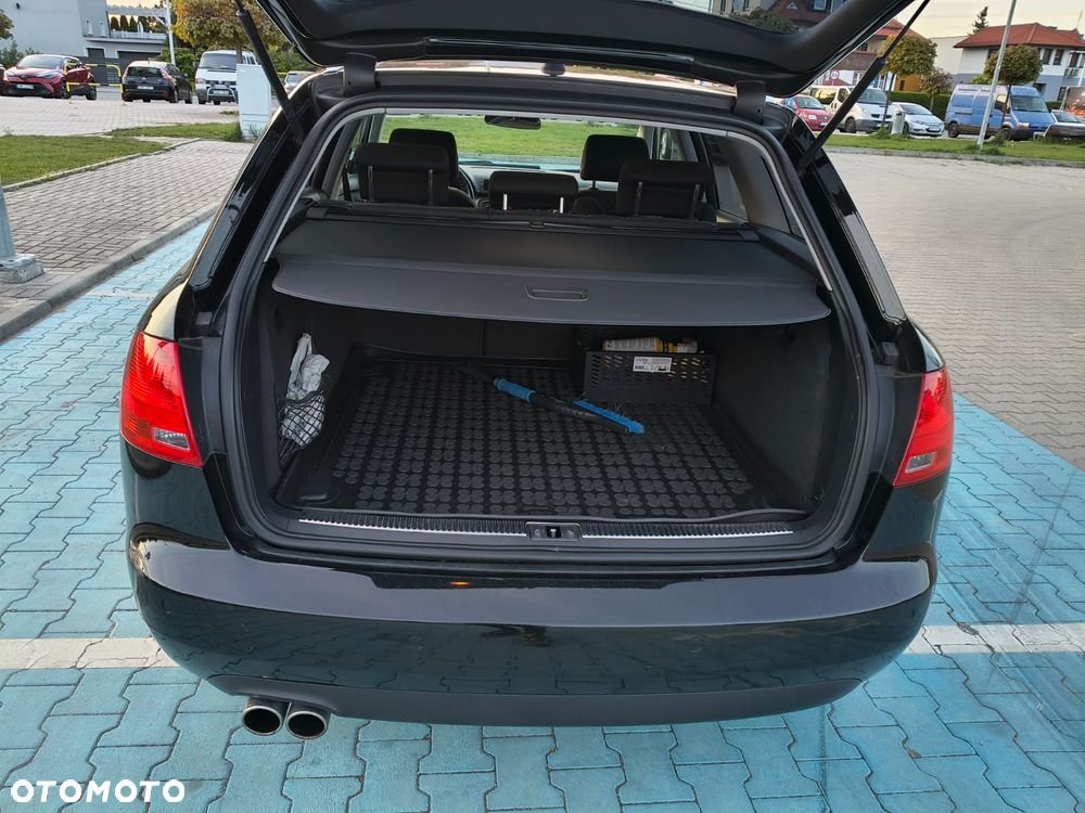 Audi A4 Avant 2.0 TDI - 10