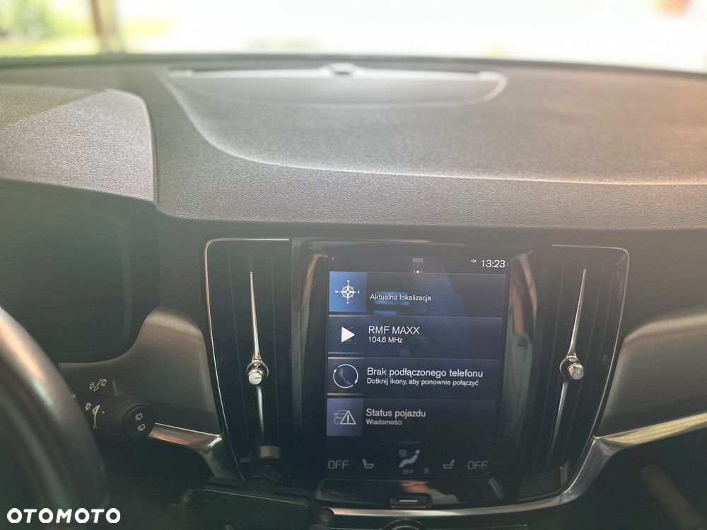 Volvo V90 D5 AWD Momentum - 9