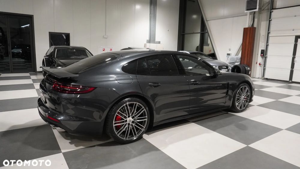 Porsche Panamera Turbo - 4