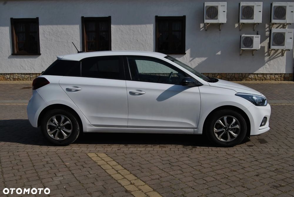 Hyundai i20 - 17