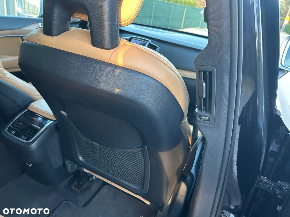 Volvo XC 90 - 21
