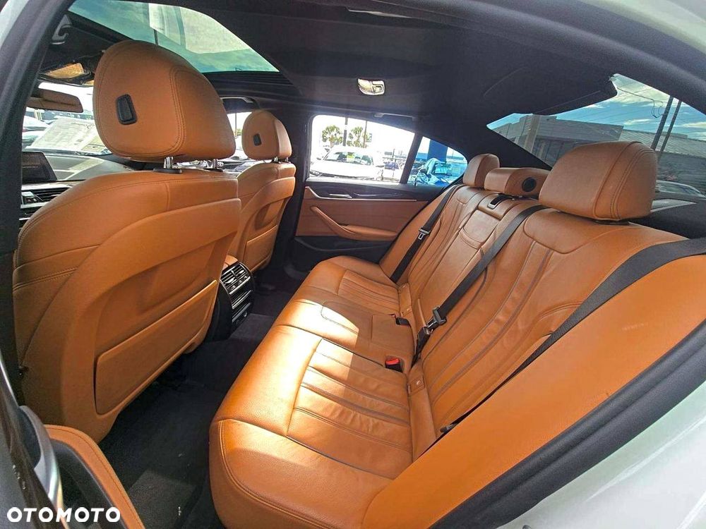 BMW Seria 5 530e iPerformance - 11