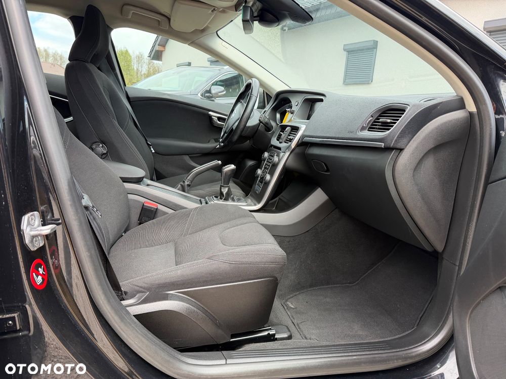 Volvo V40 D4 Kinetic - 16