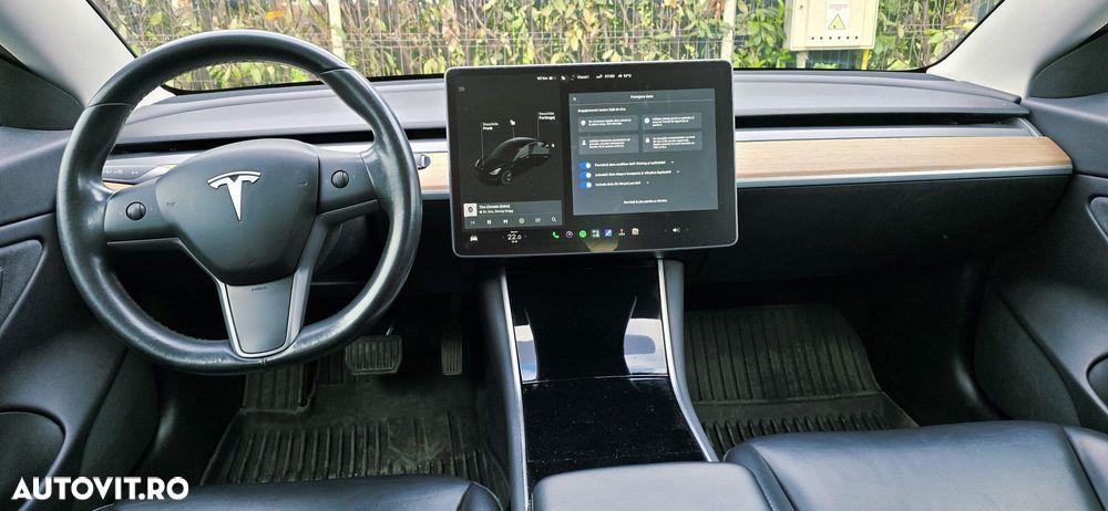 Tesla Model 3 - 7