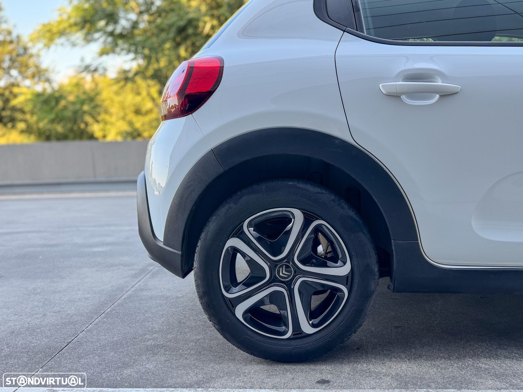 Citroën C3 1.2 PureTech Shine - 18