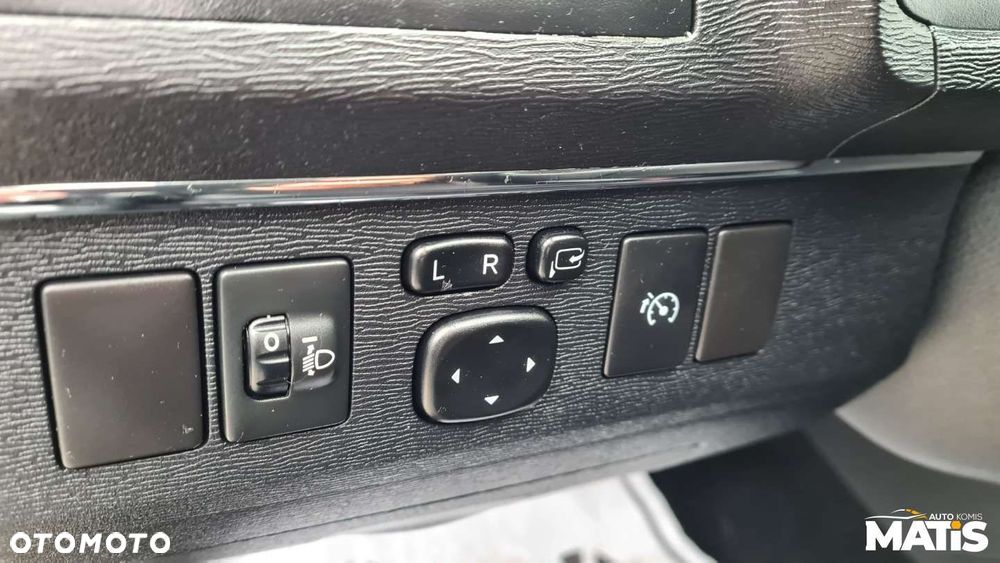 Toyota Avensis - 25