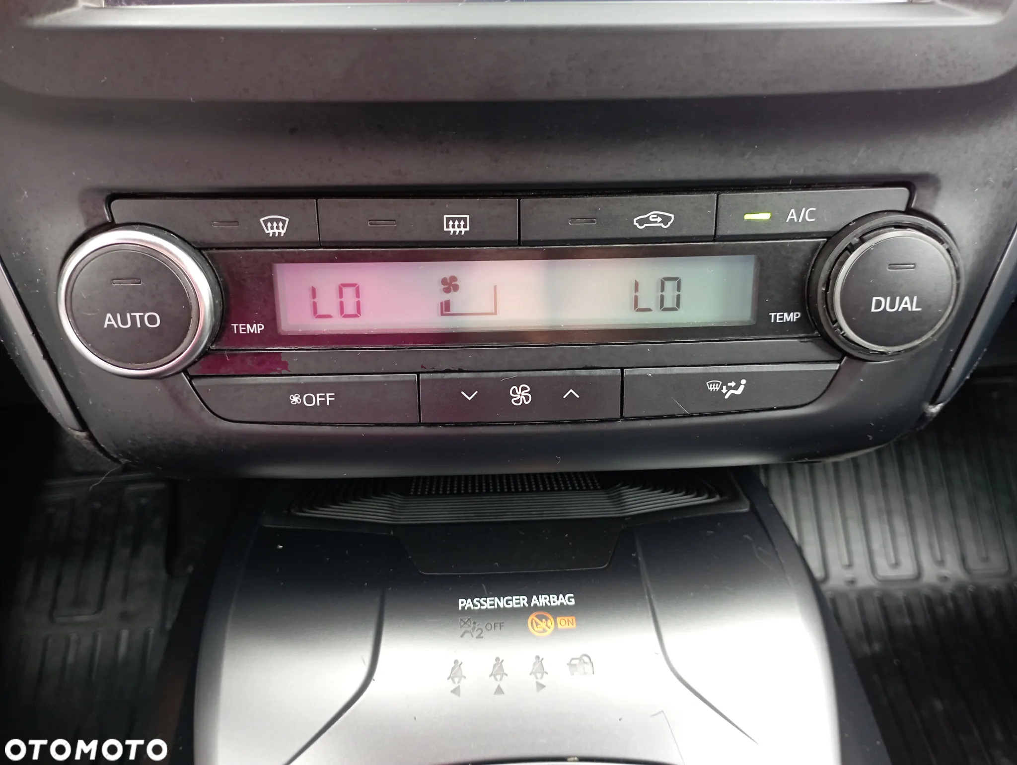 Toyota Avensis 2.0 D-4D Premium - 17