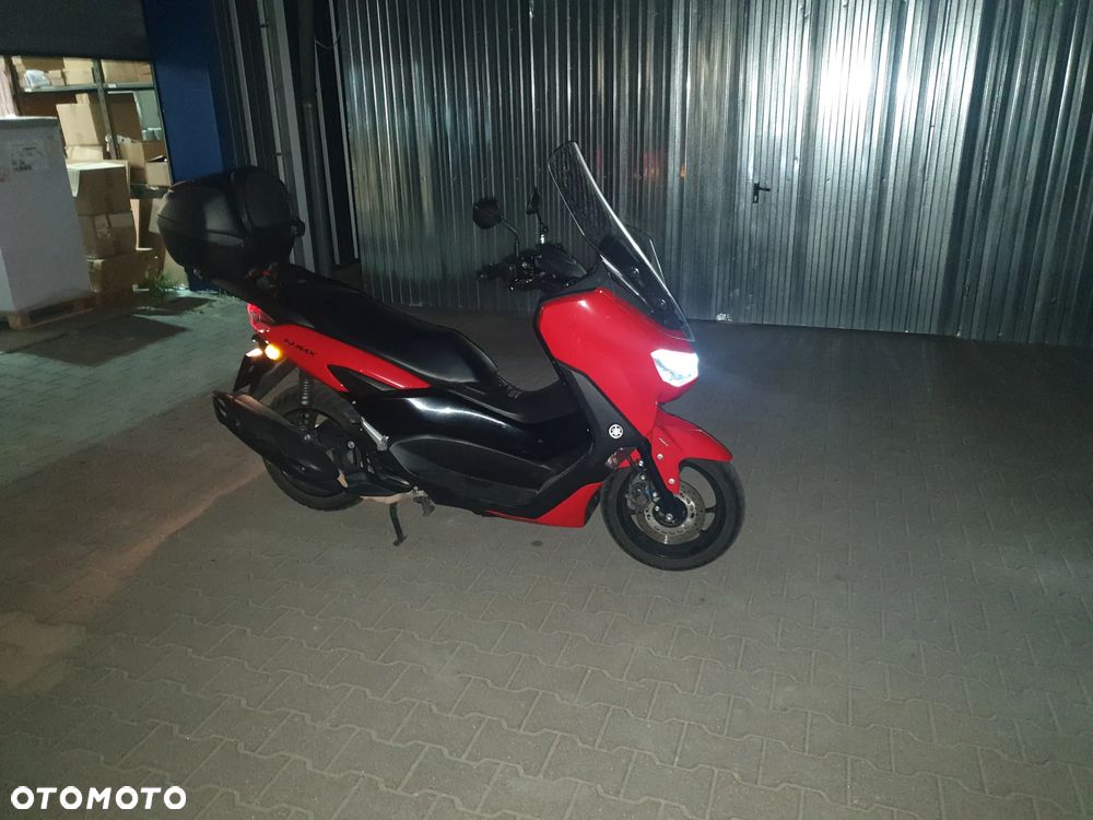 Yamaha NMAX - 11