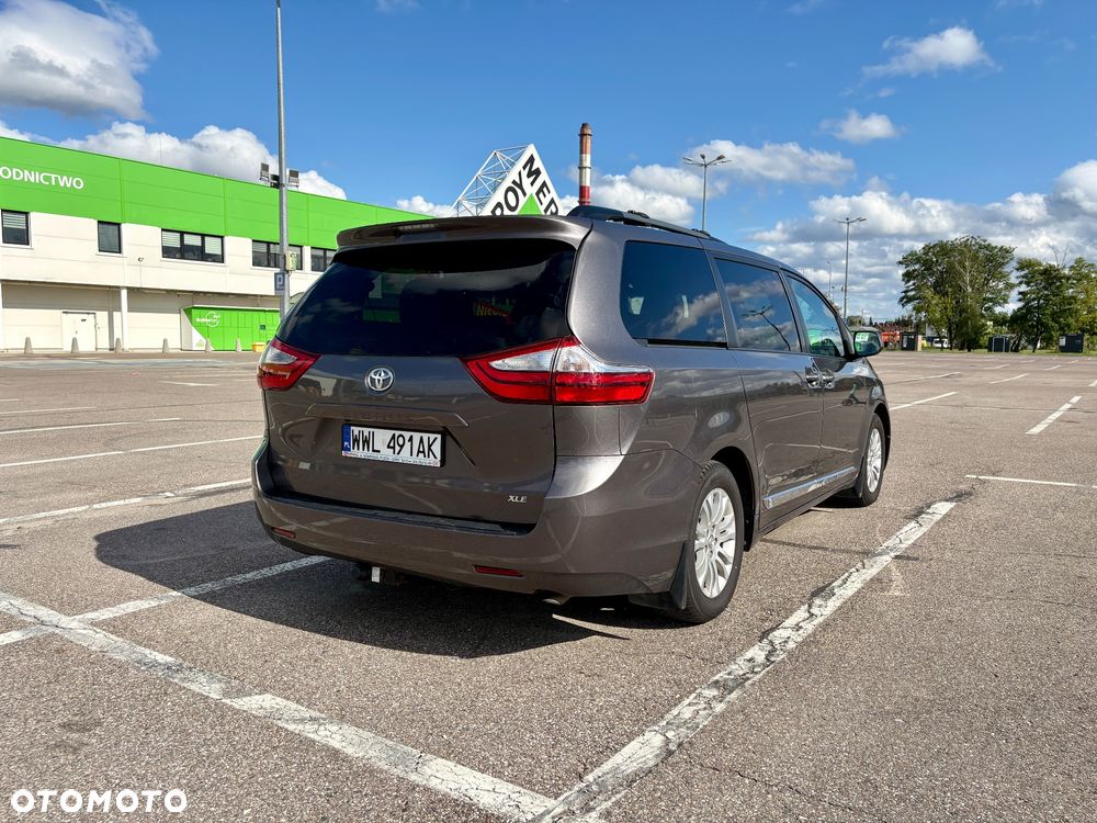 Toyota Sienna 3.5 V6 - 25