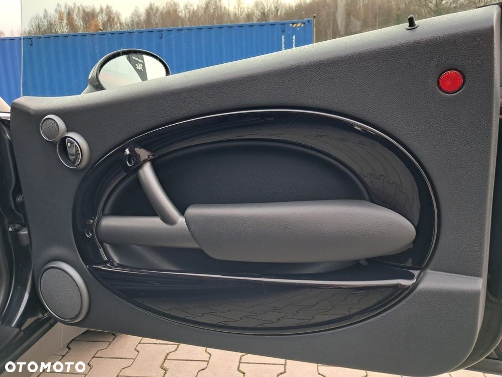 MINI ONE Sidewalk - 24