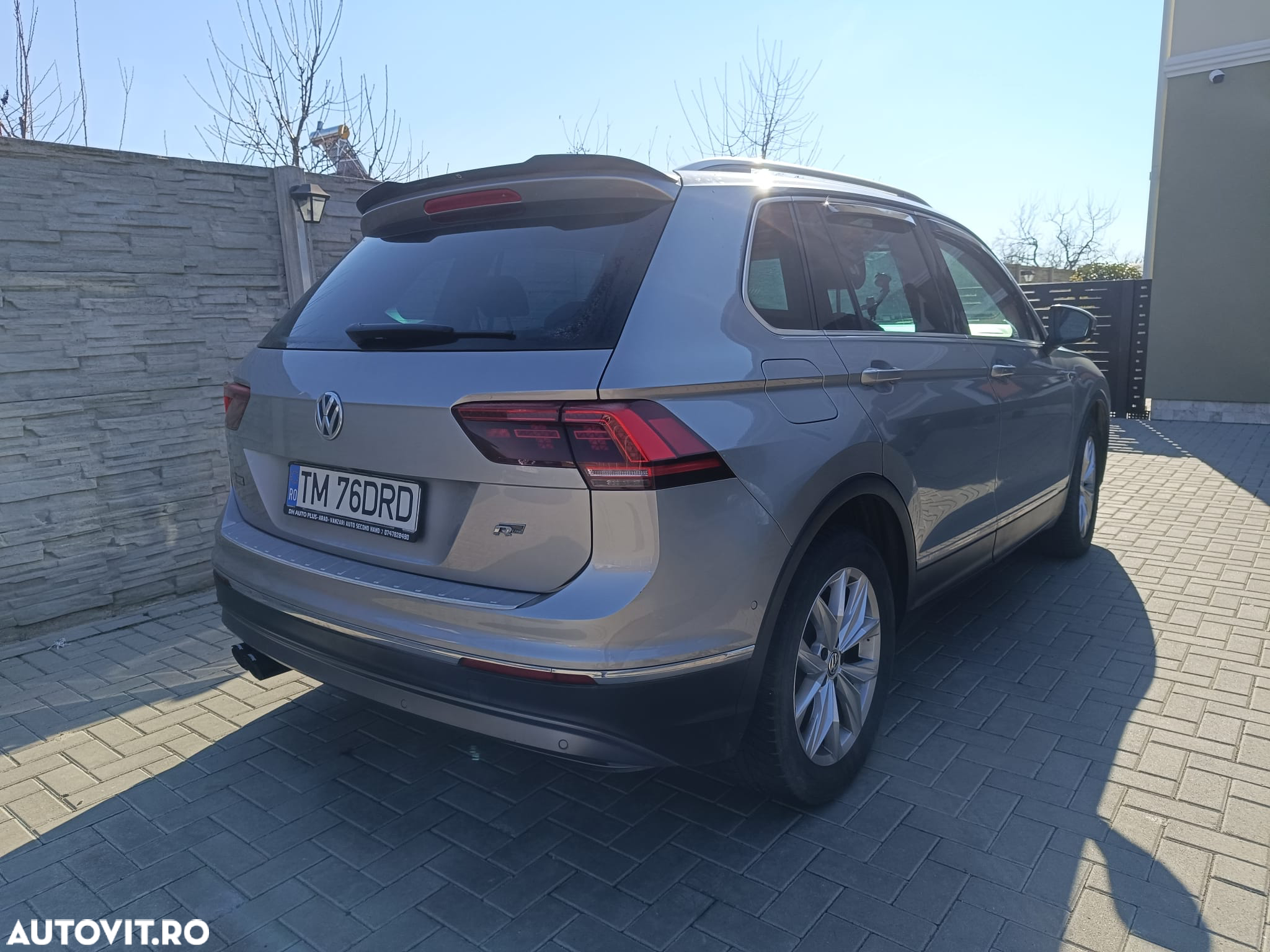 Volkswagen Tiguan - 2