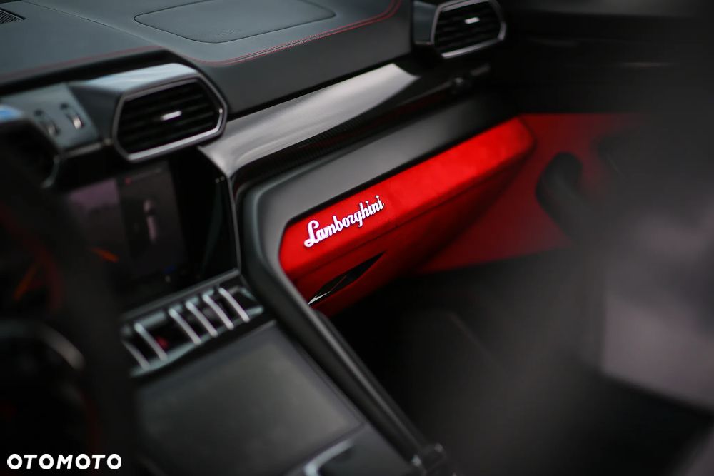 Lamborghini Urus Standard - 23