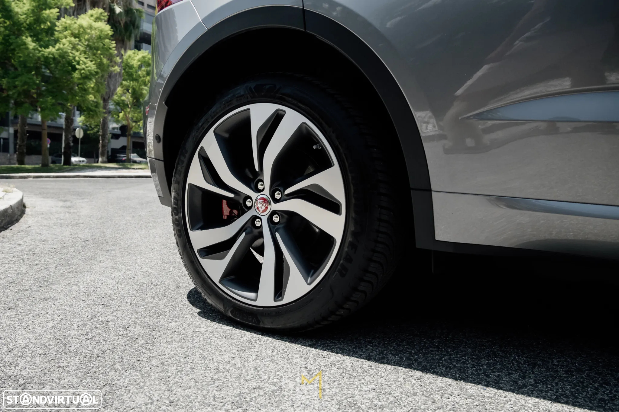 Jaguar E-Pace 1.5 P300e R-Dynamic SE AWD Aut. - 9