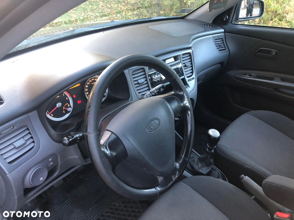 Kia Rio - 30