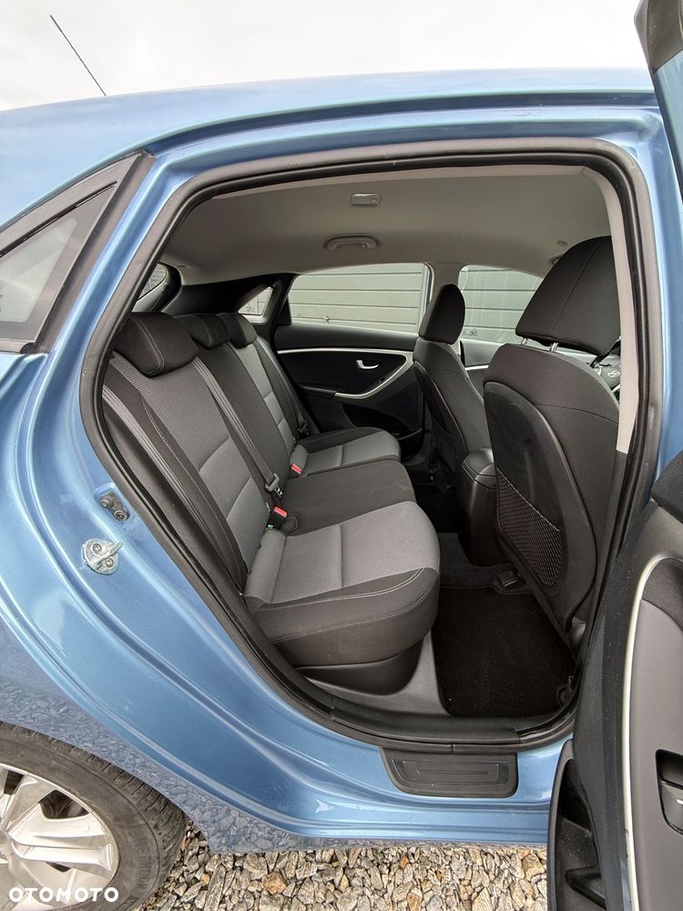 Hyundai i30 blue 1.6 GDI Passion - 17