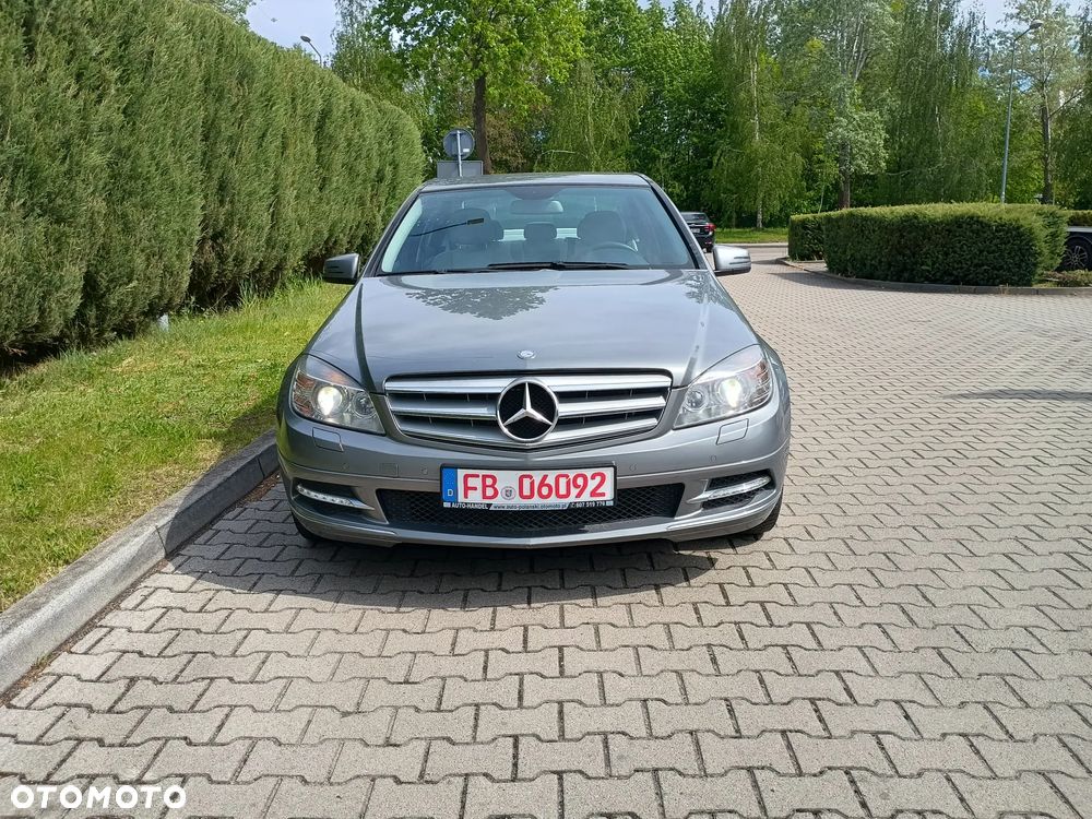 Mercedes-Benz Klasa C 180 CGI Automatik BlueEFFICIENCY Avantgarde - 4