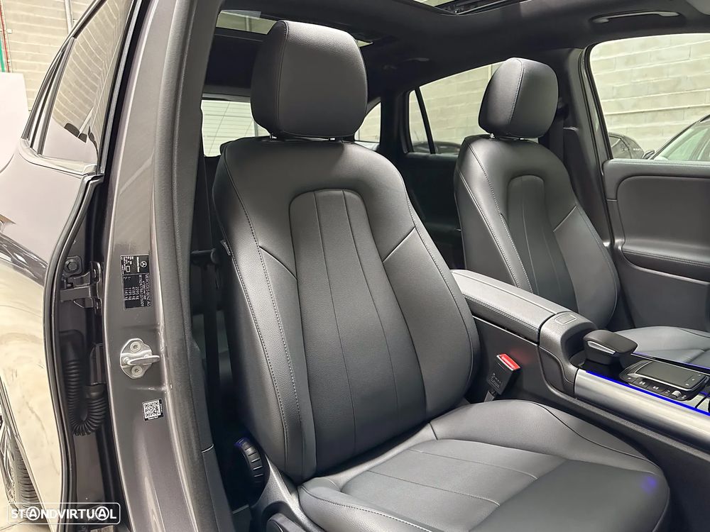 Mercedes-Benz GLA 250 e 8G-DCT Progressive — fotografia 12