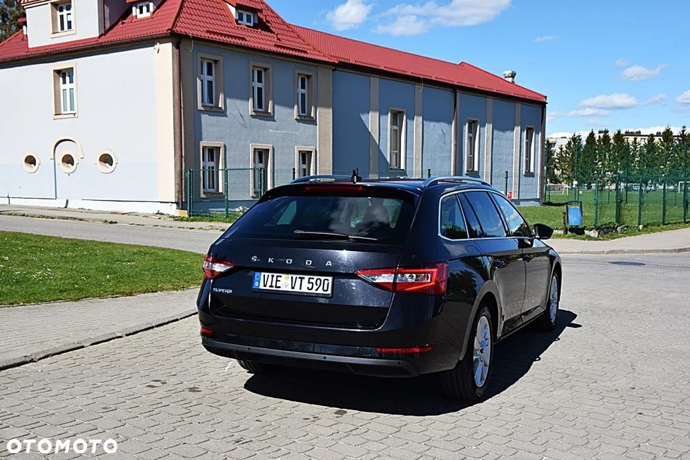 Skoda Superb 2.0 TDI Sportline DSG7 - 3