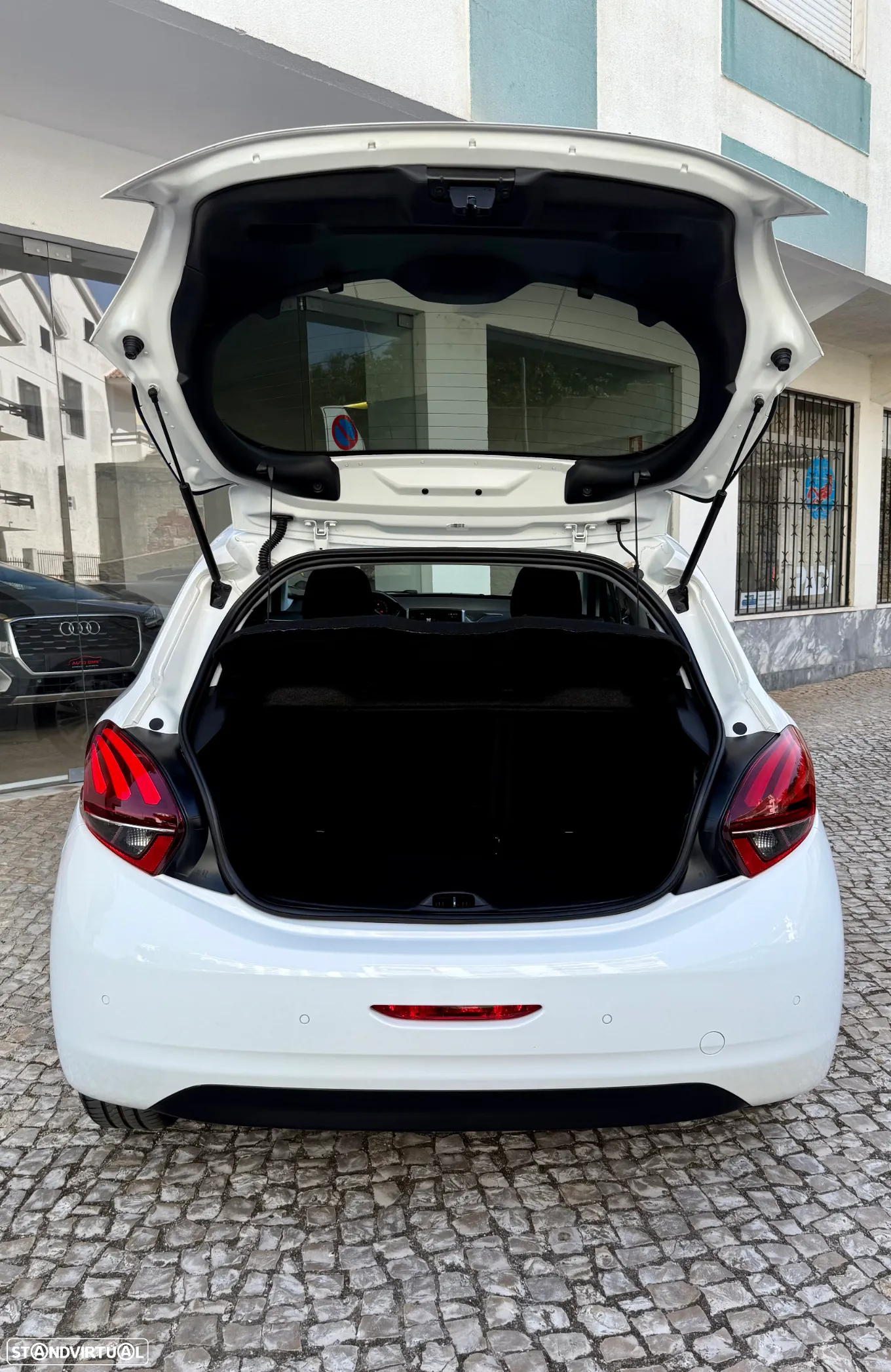 Peugeot 208 1.2 PureTech Style - 13