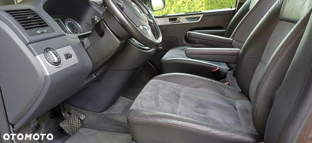 Volkswagen Multivan - 34