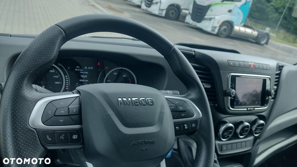 Iveco Daily 35S18 furgon izotermiczny izoterma agregat - 13
