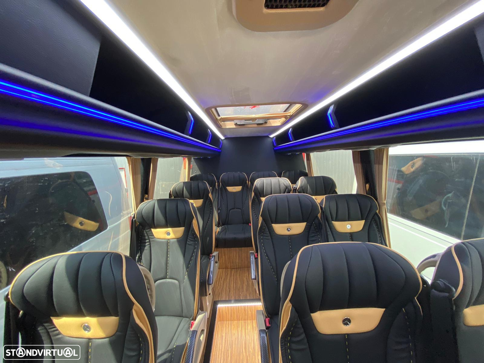 Mercedes Benz Sprinter 519 - 20