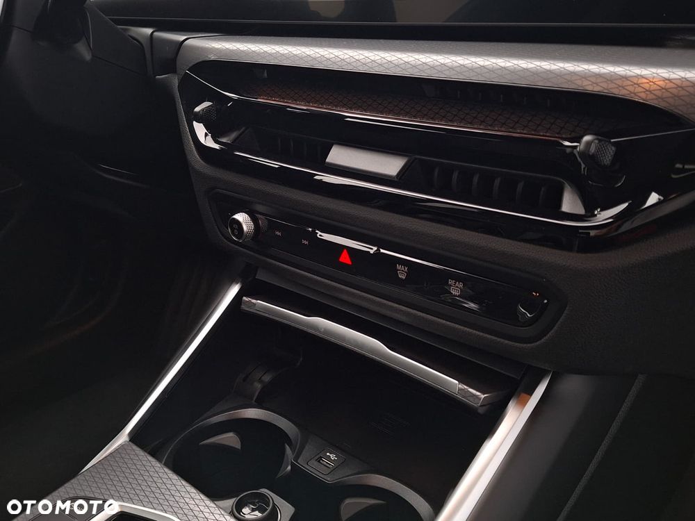 BMW Seria 3 320d xDrive mHEV M Sport - 31