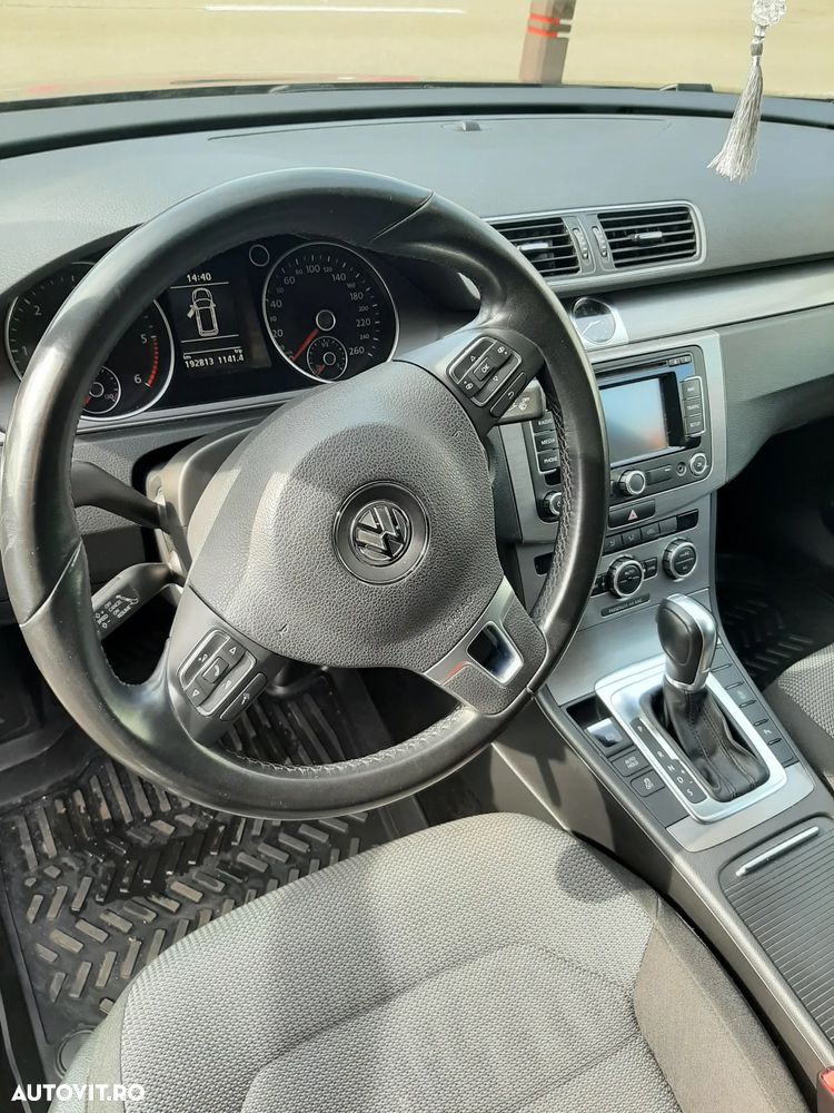 Volkswagen Passat 2.0 TDI Blue TDI DSG Comfortline - 13