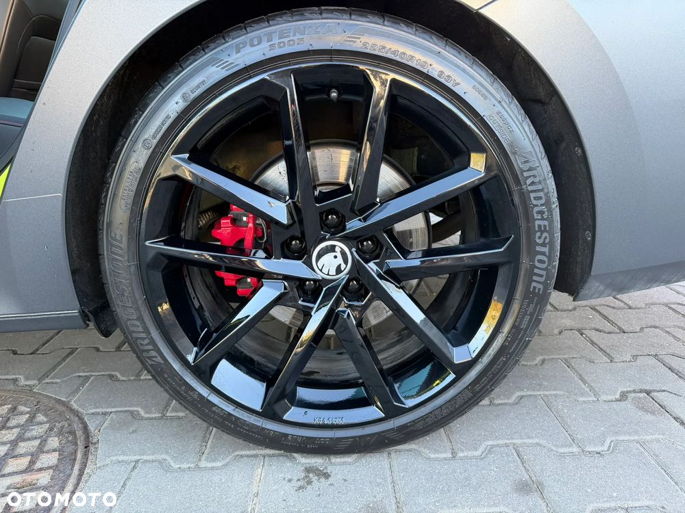 Skoda Octavia 2.0 TSI RS DSG - 21