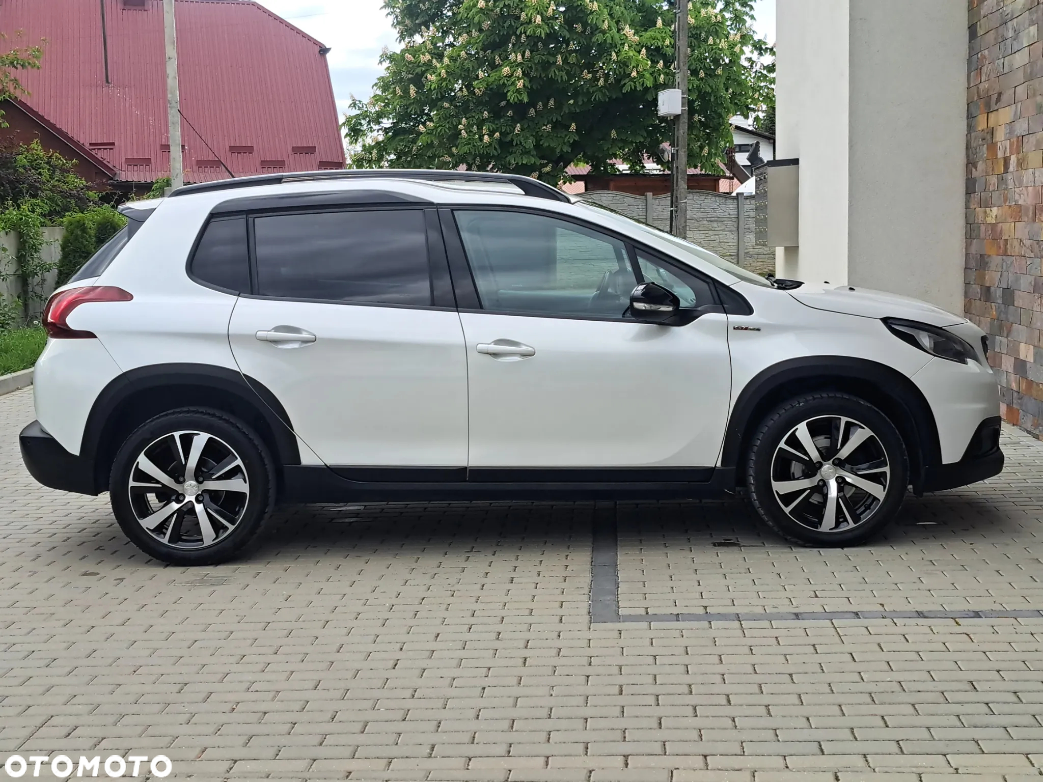 Peugeot 2008 1.2 Pure Tech Allure S&S EAT6 - 8