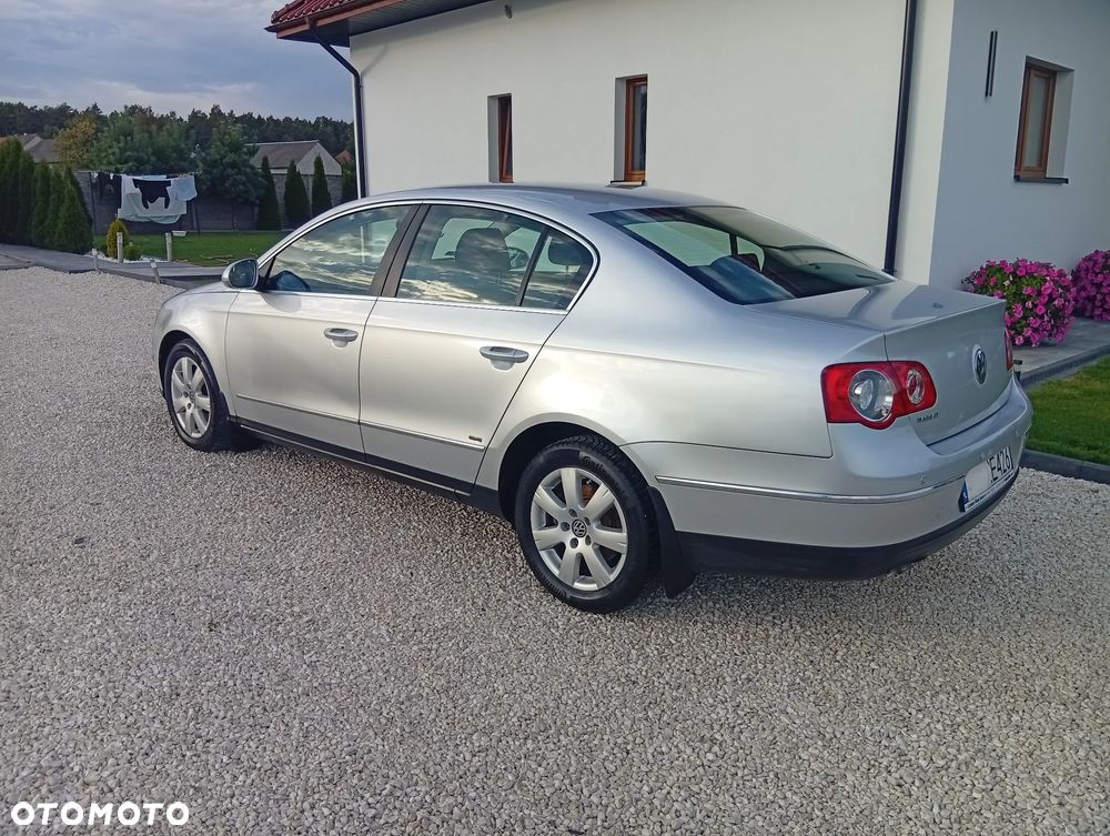 Volkswagen Passat - 2