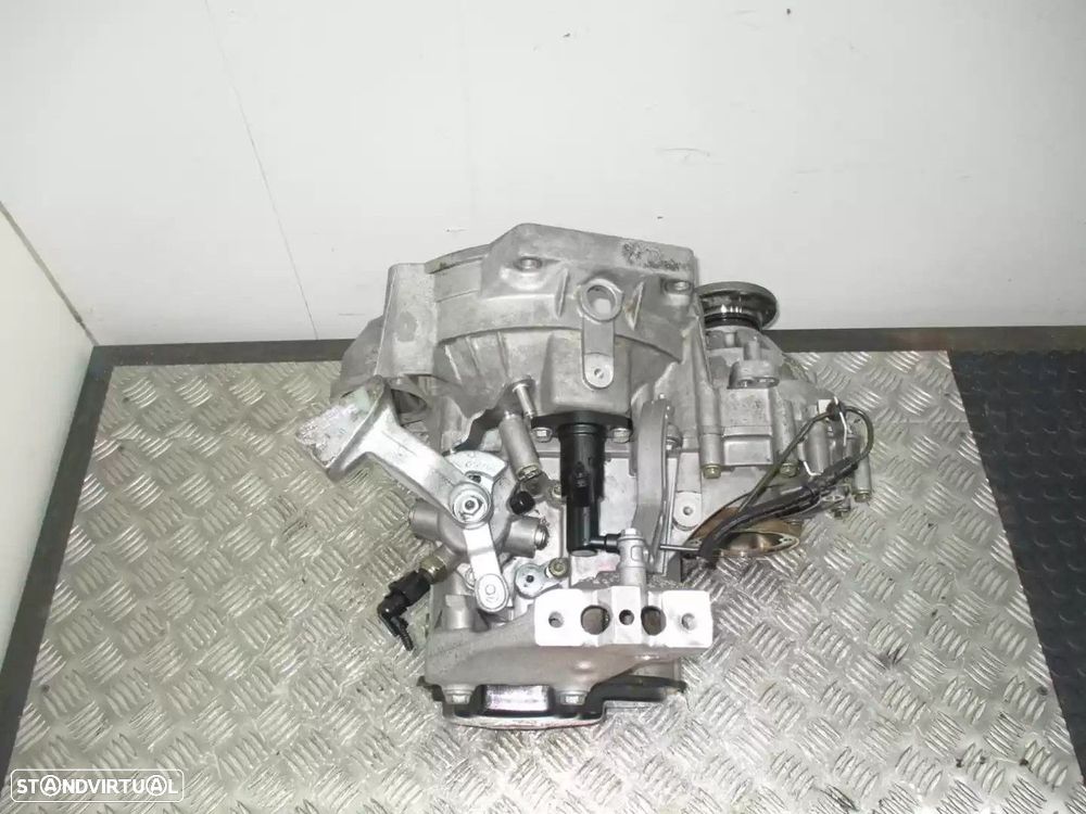 CAIXA VELOCIDADES AUDI A3 2004 -GQQ - 12