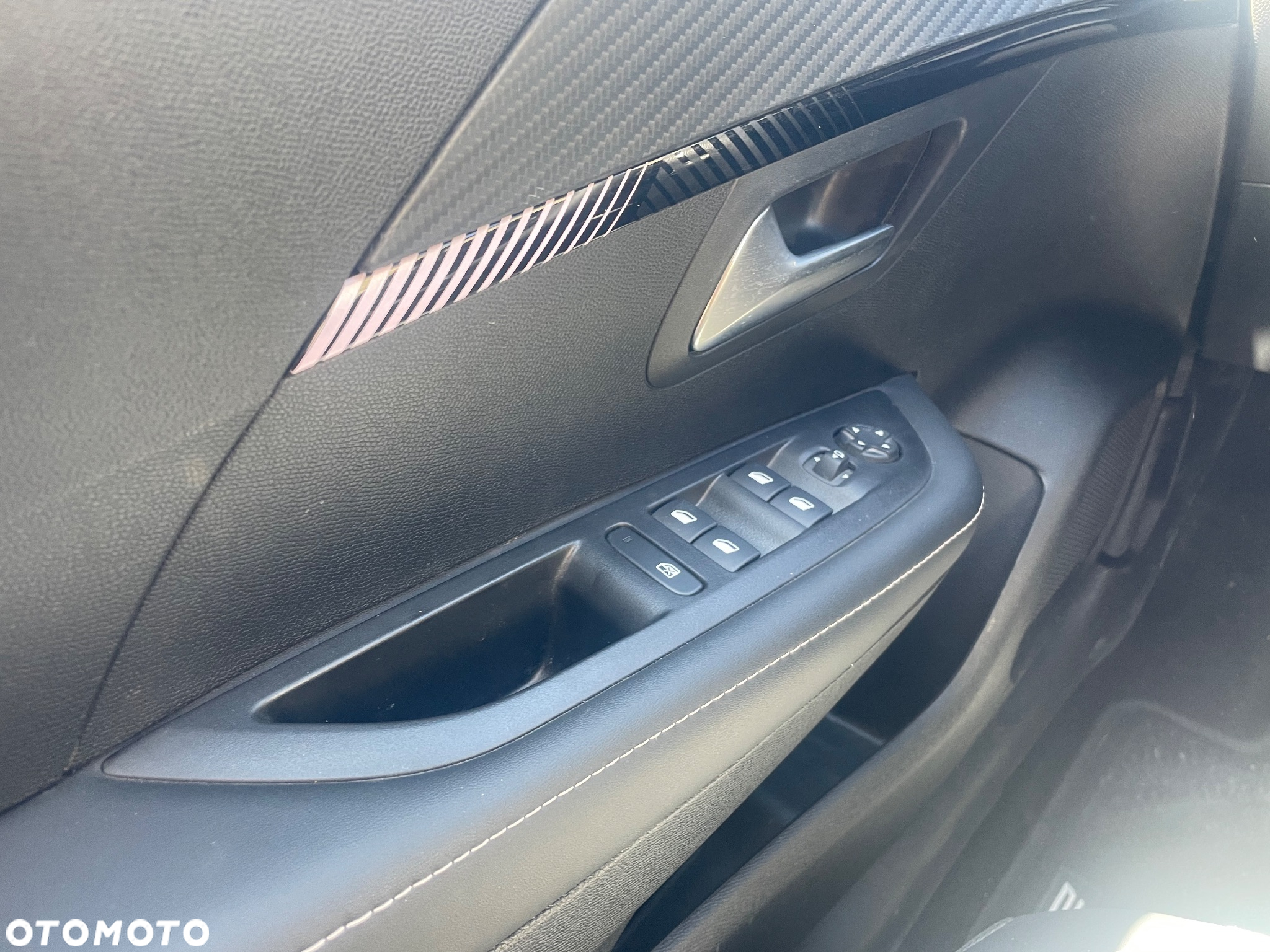 Peugeot 208 PureTech 100 EAT8 Active Pack - 13