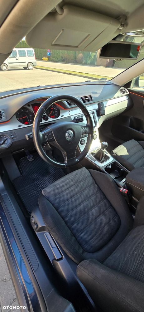 Volkswagen Passat 2.0 TDI DPF Sportline - 8