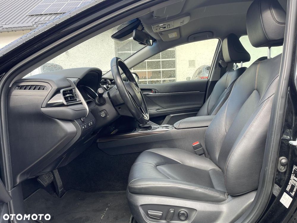 Toyota Camry - 8