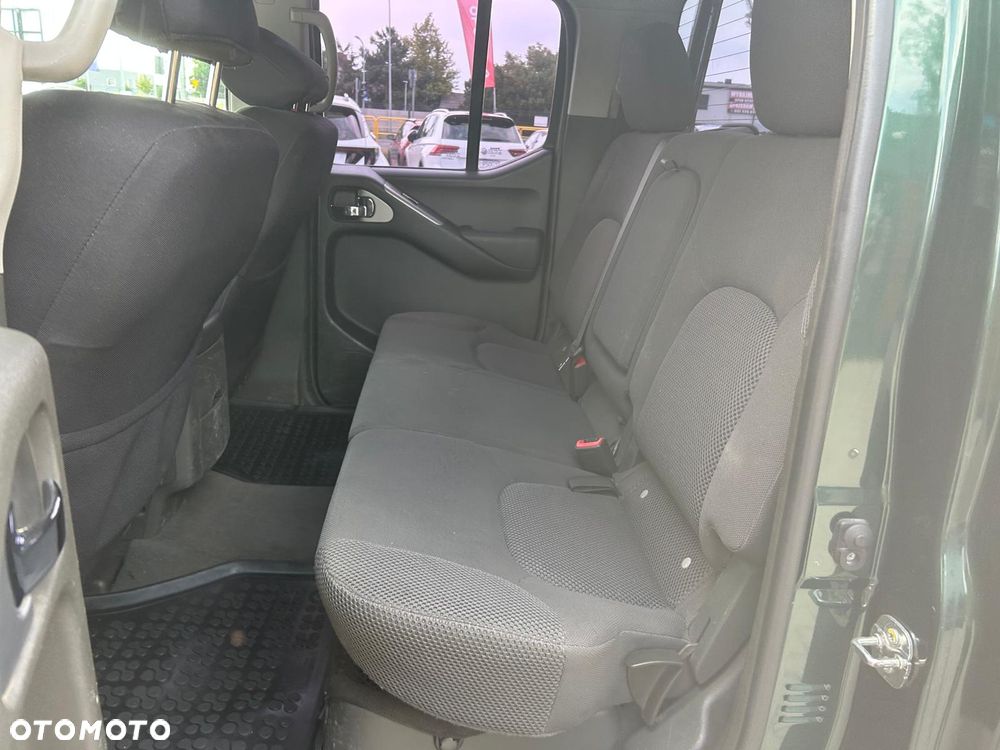 Nissan Navara 2.5 D SE - 17
