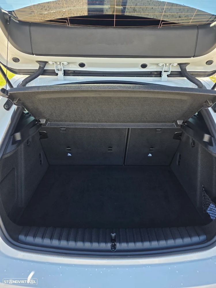 BMW 118 d Pack Desportivo M - 13