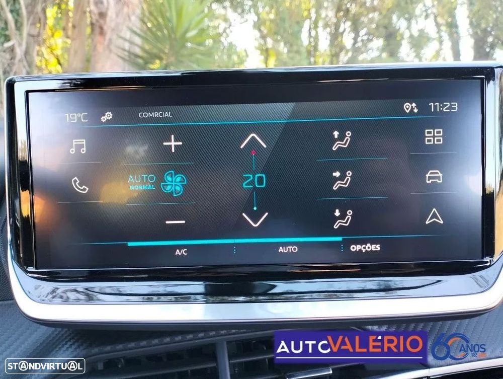 Peugeot 2008 1.2 PureTech Style - 27