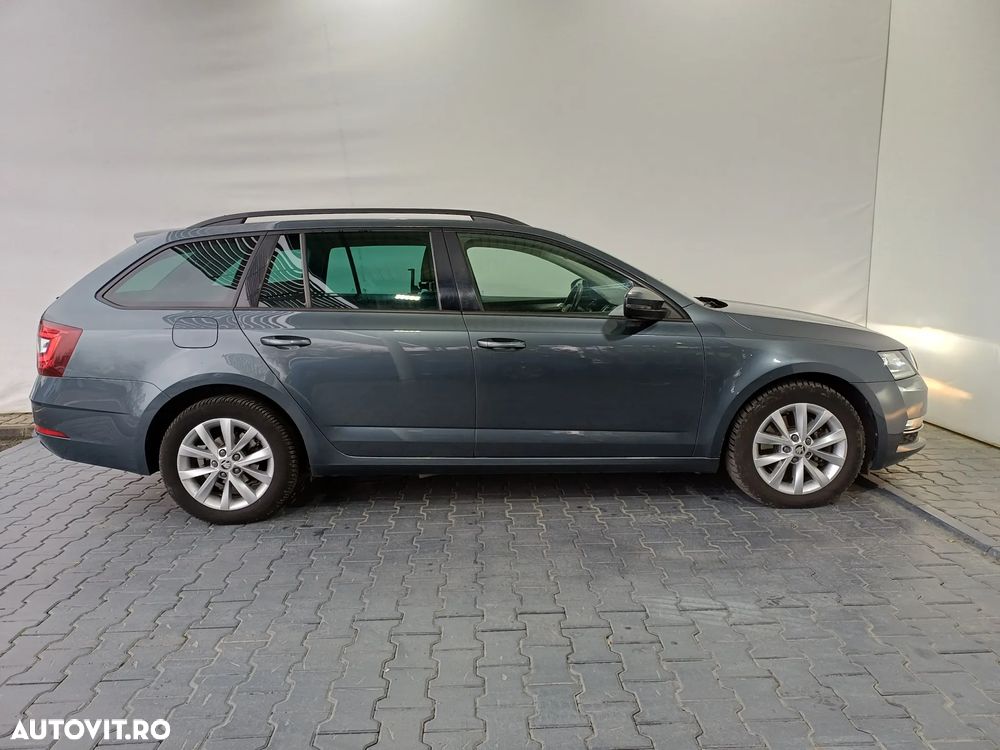 Skoda Octavia Combi Diesel 2.0 TDI DSG Style - 35