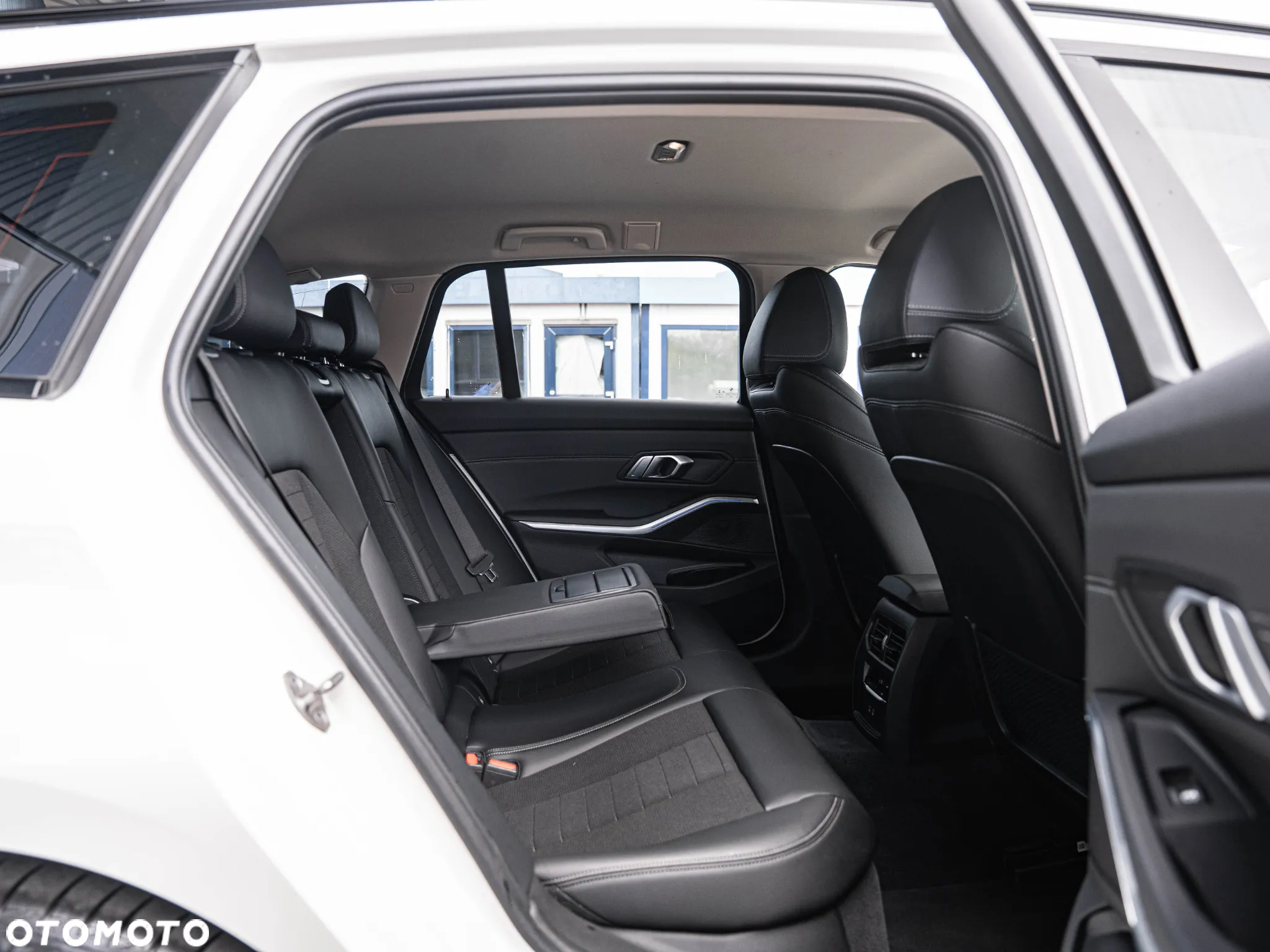 BMW Seria 3 320d Touring Sport Line - 27